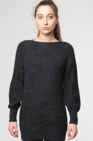 Pulover negru slylish lung cu decolteu si funde la spate