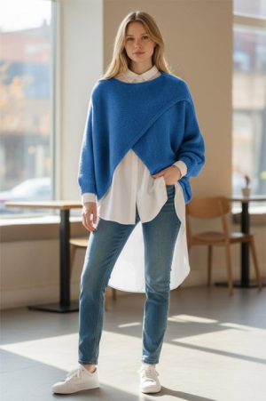 Pulover tip poncho petrecut asimetric, cu lana, albastru