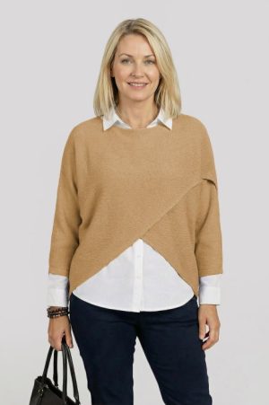 Pulover tip poncho petrecut asimetric, camel