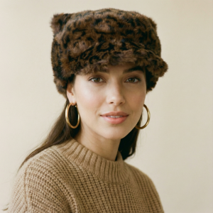 Sapca cu cozoroc din blanita si interior matlasat, animal print maro