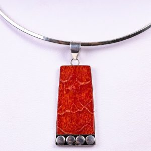 Pandant rectangular din argint 925 cu coral natural