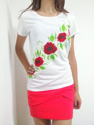 Tricou alb pictat manual cu maci